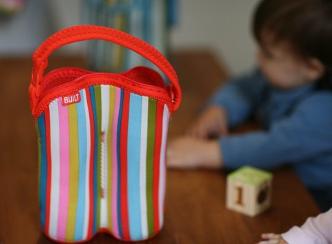 BUILT Bottle Buddy - Termoopakowanie do butelek podwójne (Baby Pink Stripe) BUILT Bottle Buddy - Termoopakowanie do butelek podwójne (Baby Pink Stripe)
