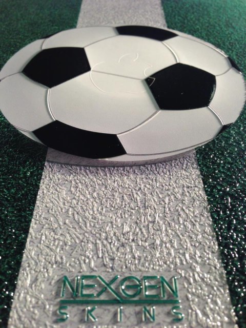 Nexgen Skins - Zestaw skórek na obudowę z efektem 3D iPad 2/3/4 (Soccer Field 3D) Nexgen Skins - Zestaw skórek na obudowę z efektem 3D iPad 2/3/4 (Soccer Field 3D)