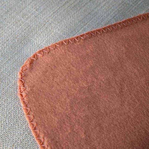 Koc polarowy 170x130 cm (koralowy) Koc polarowy 170x130 cm (koralowy)
