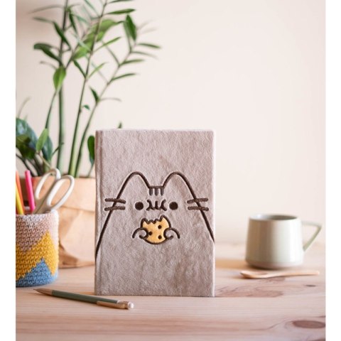 Pusheen - Pluszowy notatnik A5 z kolekcji Foodie Pusheen - Pluszowy notatnik A5 z kolekcji Foodie