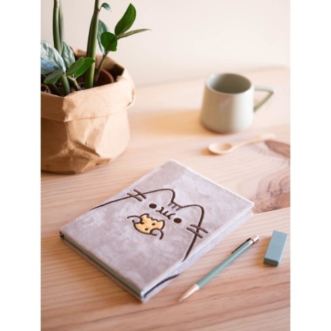 Pusheen - Pluszowy notatnik A5 z kolekcji Foodie Pusheen - Pluszowy notatnik A5 z kolekcji Foodie