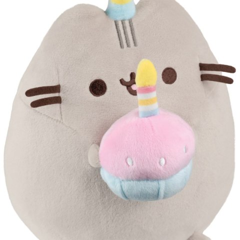 Pusheen - Pluszowa maskotka w czapeczce urodzinowej i tortem 24 cm Pusheen - Pluszowa maskotka w czapeczce urodzinowej i tortem 24 cm
