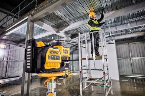 LASER LINIOWY 3-PŁASZCZYZNOWY 12/18V ZIE. WIĄZKA XR 1*2.0AH