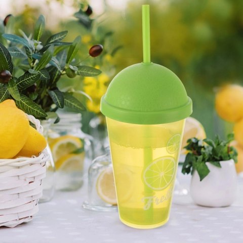Kubek plastikowy z pokrywką i słomką 450 ml Kubek plastikowy z pokrywką i słomką 450 ml