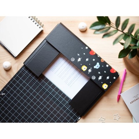 Line Friends BT21 - Folder / teczka z gumką Line Friends BT21 - Folder / teczka z gumką